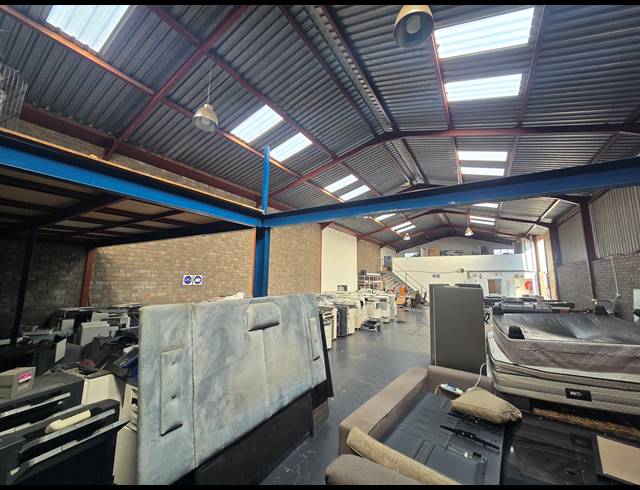 360M² WAREHOUSE FOR SALE IN ANDERBOLT